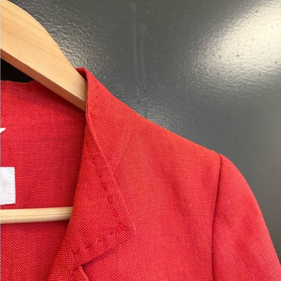 MaxMara sz. 8 vintage linen orange/red
Blazer Classic great vintage condition - Picture 4 of 15